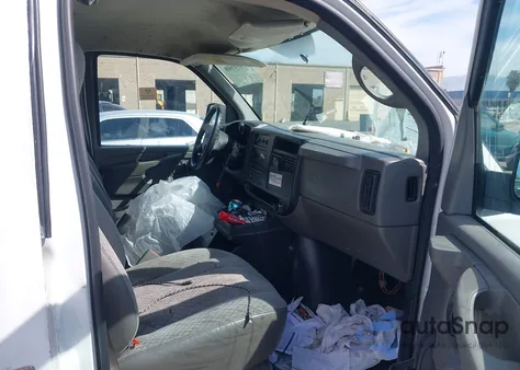 2005 Chevrolet Express из США, поврежденный, VIN 1GCGG25VX51236876